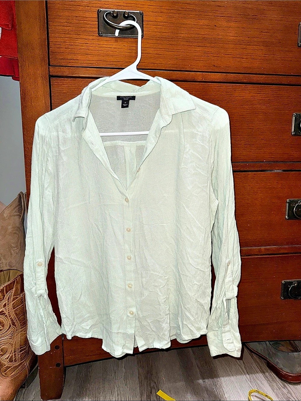 Ann Taylor Factory Button Down Shirt in White Size Small Like New